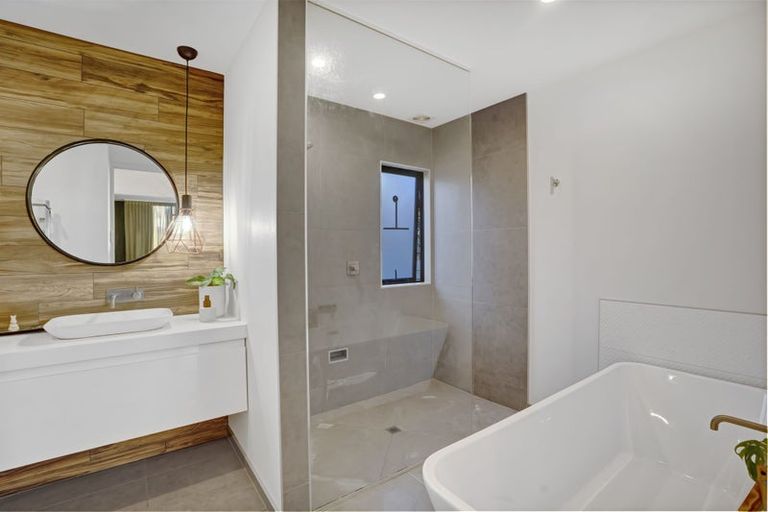 Photo of property in 30 Bayly Road, Moturoa, New Plymouth, 4310
