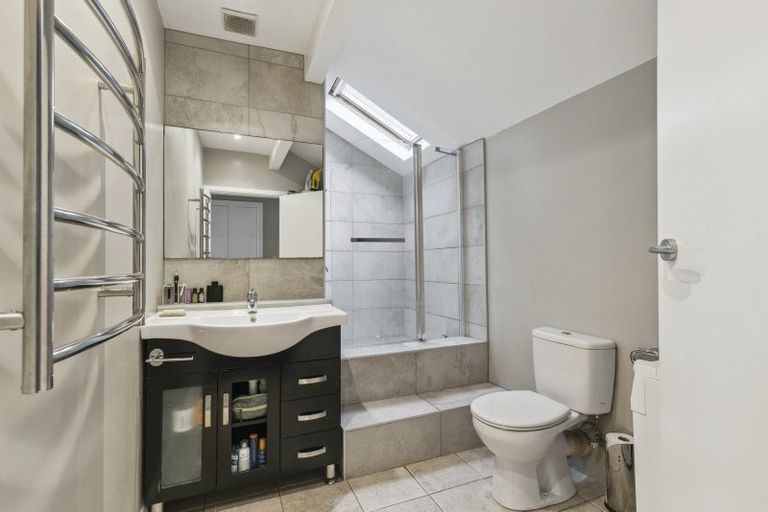 Photo of property in 67 Garden Road, Northland, Wellington, 6012