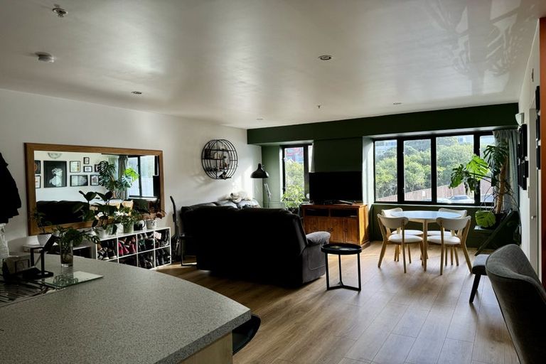 Photo of property in St Peters Apartments, 2e/192 Willis Street, Te Aro, Wellington, 6011