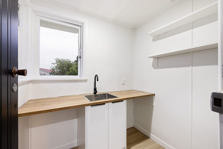 Photo of property in 23 Lambeth Crescent, Northcote, Christchurch, 8052