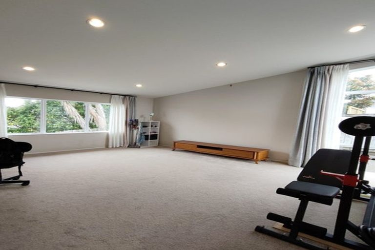 Photo of property in 90 Oakway Drive, Schnapper Rock, Auckland, 0632