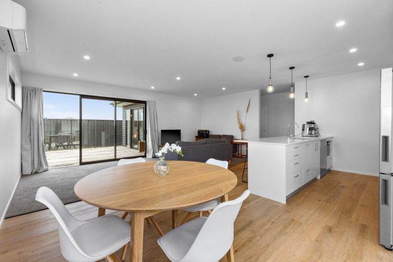 Photo of property in 23 Cassin Place, Taradale, 4112