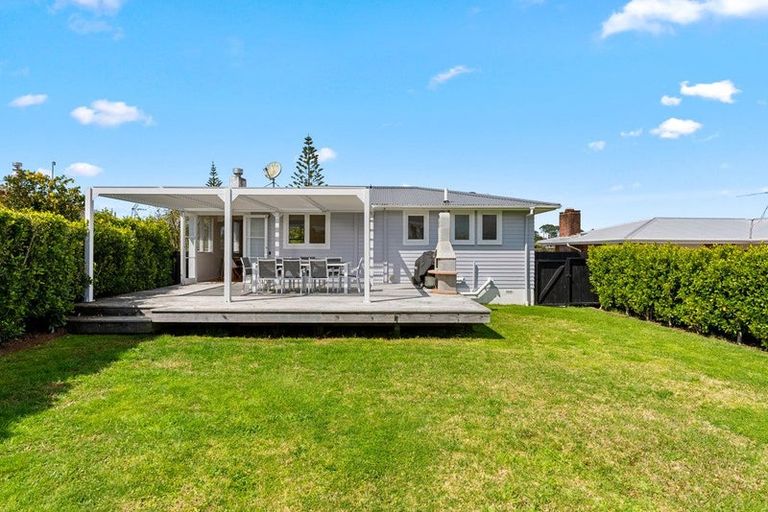 Photo of property in 1/64 Sunnynook Road, Sunnynook, Auckland, 0620
