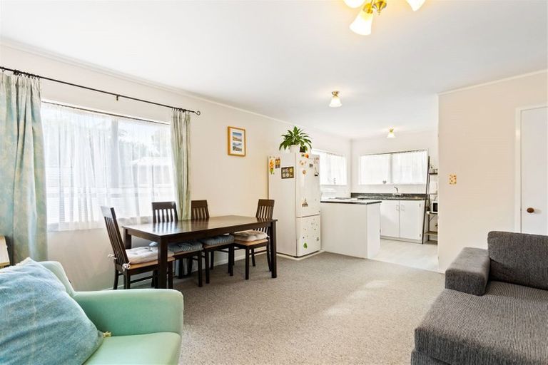 Photo of property in 1/50a Tawa Crescent, Manurewa, Auckland, 2102