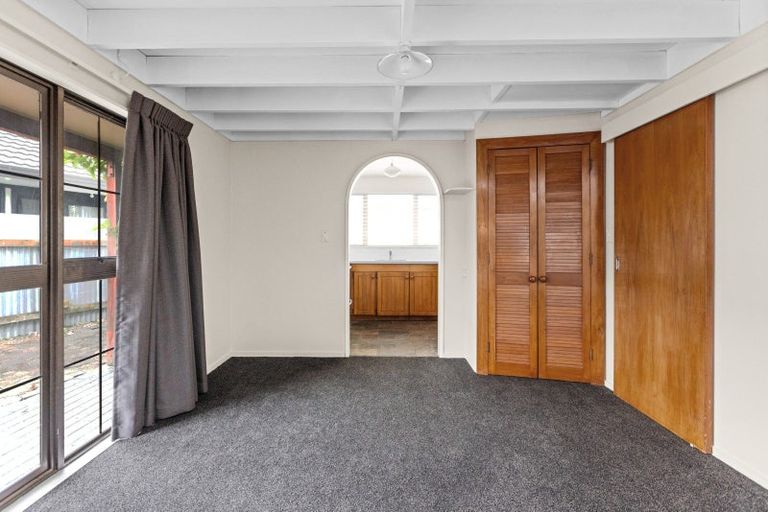 Photo of property in 2/2 Heretaunga Street East, Parkvale, Hastings, 4122