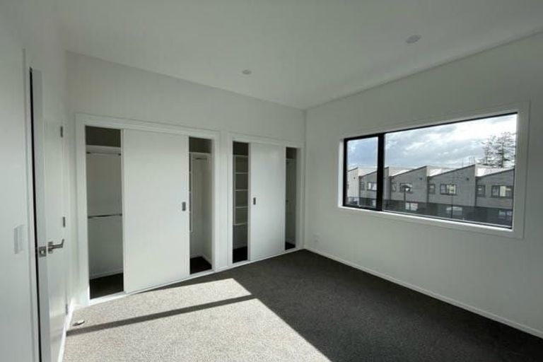 Photo of property in 27/28 Westgate Drive, Westgate, Auckland, 0614