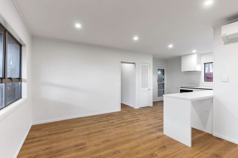 Photo of property in 32 Idlewild Avenue, Mangere, Auckland, 2022