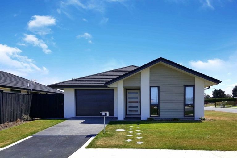 Photo of property in 61 Farnborough Way, Rolleston, 7615