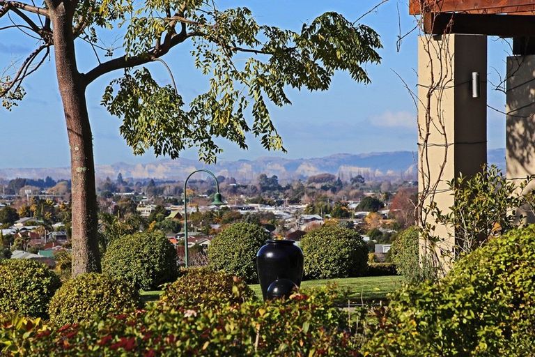 Photo of property in 114 Kent Terrace, Taradale, Napier, 4112