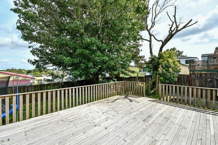 Photo of property in 13 Lismore Place, Papatoetoe, Auckland, 2025