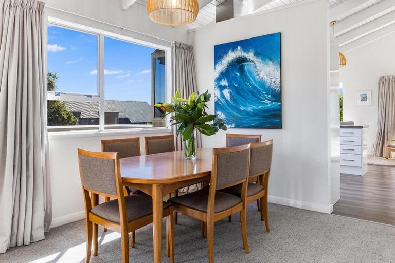 Photo of property in 8 The Crowsnest, Whitby, Porirua, 5024