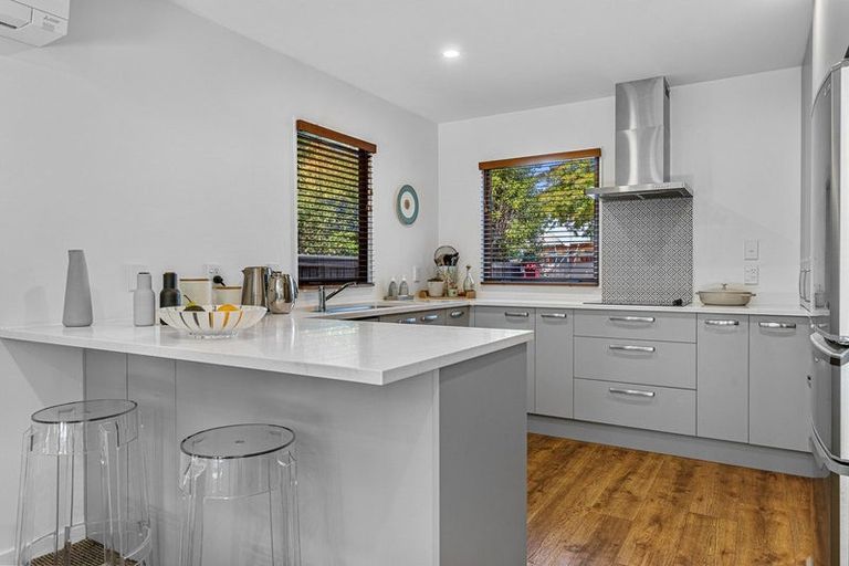 Photo of property in 34 Oakford Close, Riccarton, Christchurch, 8011