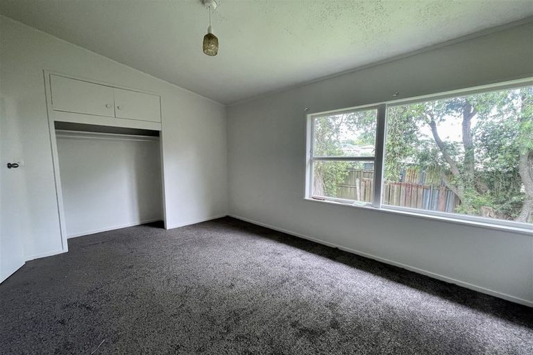 Photo of property in 13 Denyer Place, New Lynn, Auckland, 0600