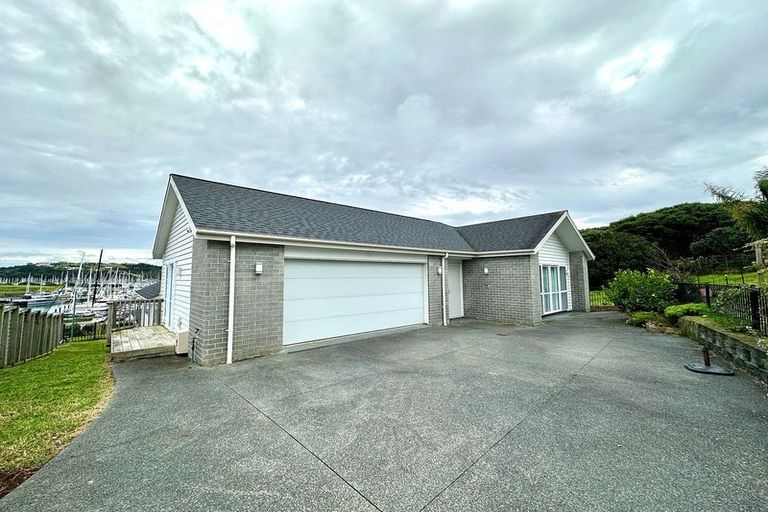 Photo of property in 9 Kaipuke Crescent, Gulf Harbour, Whangaparaoa, 0930