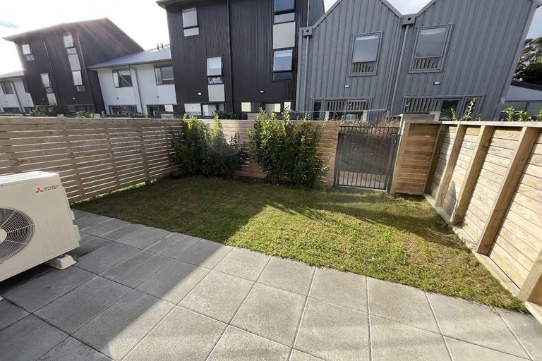 Photo of property in 2/130 Richmond Street, Petone, Lower Hutt, 5012