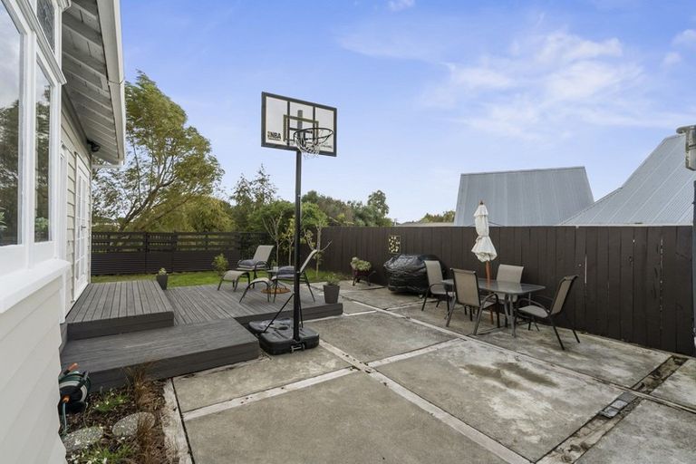 Photo of property in 20 Perrin Place, Kelvin Grove, Palmerston North, 4414