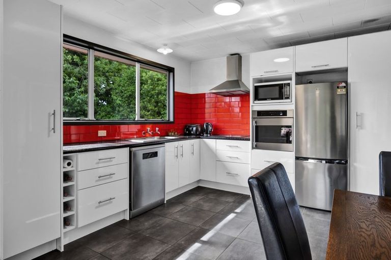 Photo of property in 25 Falstaff Street, Stratford, 4332