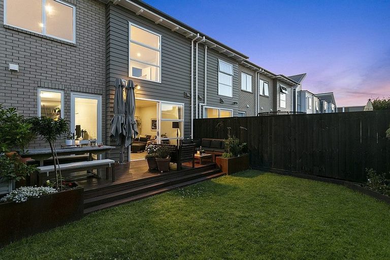 Photo of property in 14 Skylark Road, Hobsonville, Auckland, 0616