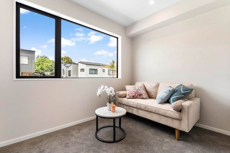 Photo of property in 7 Don Oliver Lane, Glen Eden, 0602
