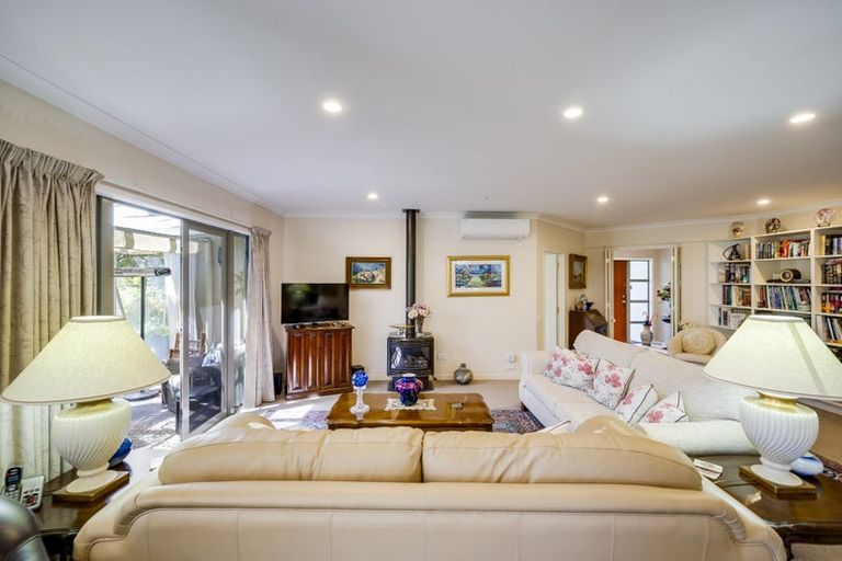 Photo of property in 86 Kensington Drive, Taradale, Napier, 4112