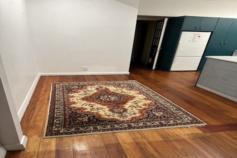 Photo of property in 185a Sutherland Road, Lyall Bay, Wellington, 6022