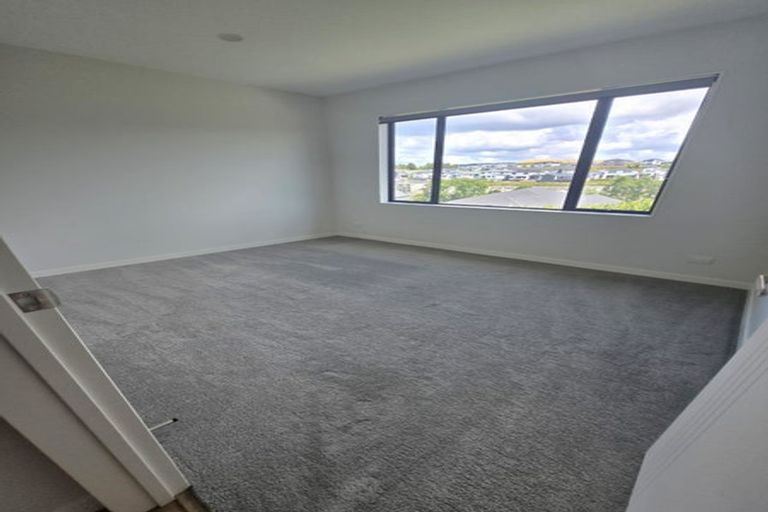 Photo of property in 167 Godfrey Drive, Orewa, 0931