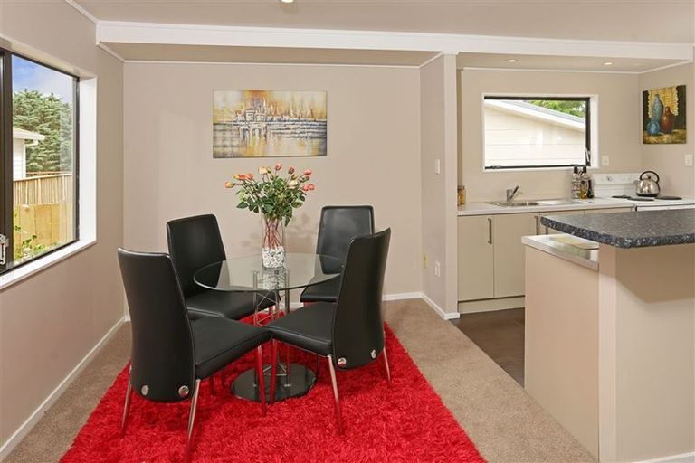 Photo of property in 122a Colwill Road, Massey, Auckland, 0614