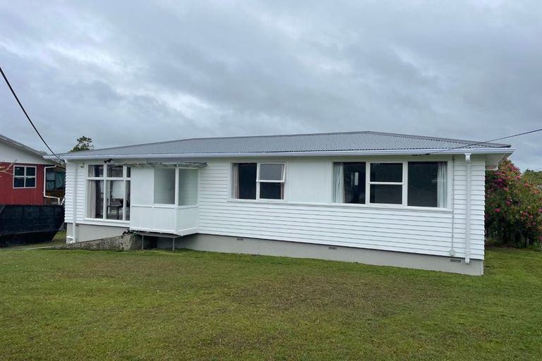 Photo of property in 23 Colwill Road, Massey, Auckland, 0614