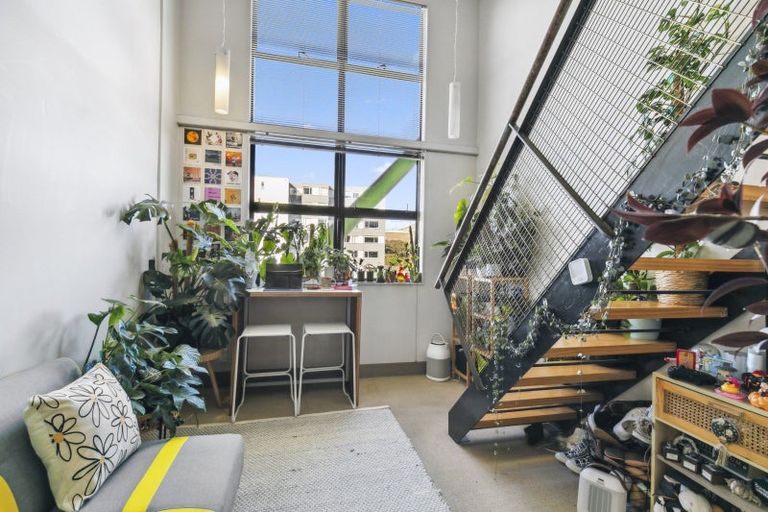 Photo of property in Urbane Apartments, 33/29 Webb Street, Mount Cook, Wellington, 6011