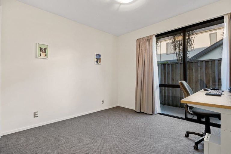 Photo of property in 6 Rockport Place, Parklands, Christchurch, 8083