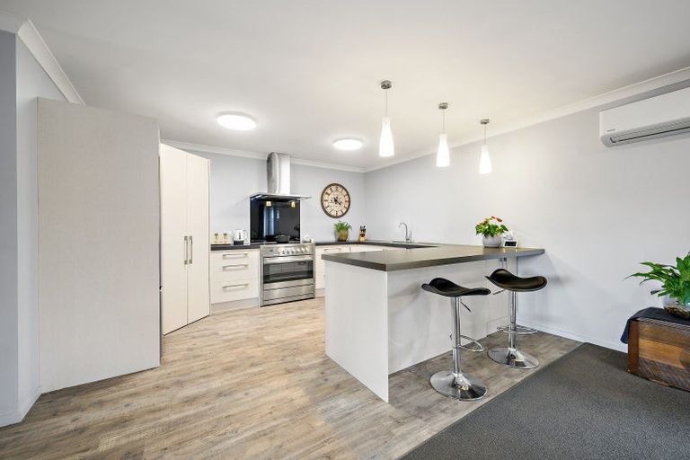 Photo of property in 4 Franklin Drive, Rangiora, 7400