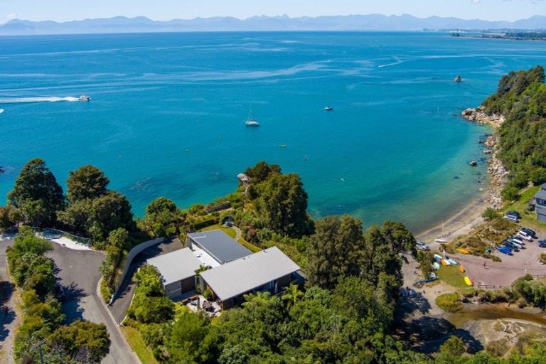 Photo of property in 24 Cook Crescent, Kaiteriteri, Motueka, 7197