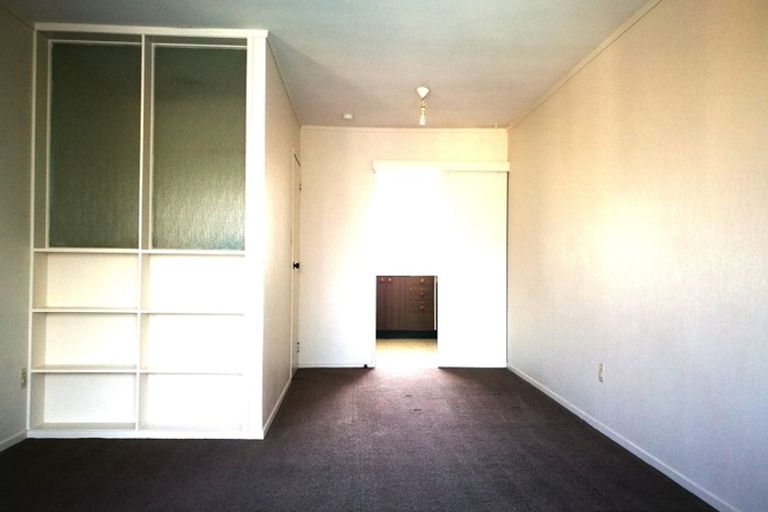 Photo of property in 2/320 Pakuranga Road, Pakuranga Heights, Auckland, 2010