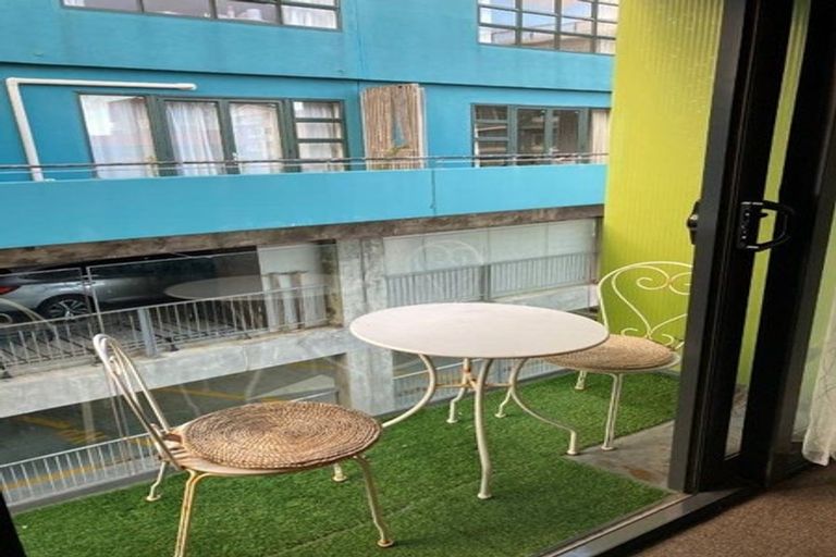 Photo of property in Dual Apartments, 108/142 Vivian Street, Te Aro, Wellington, 6011