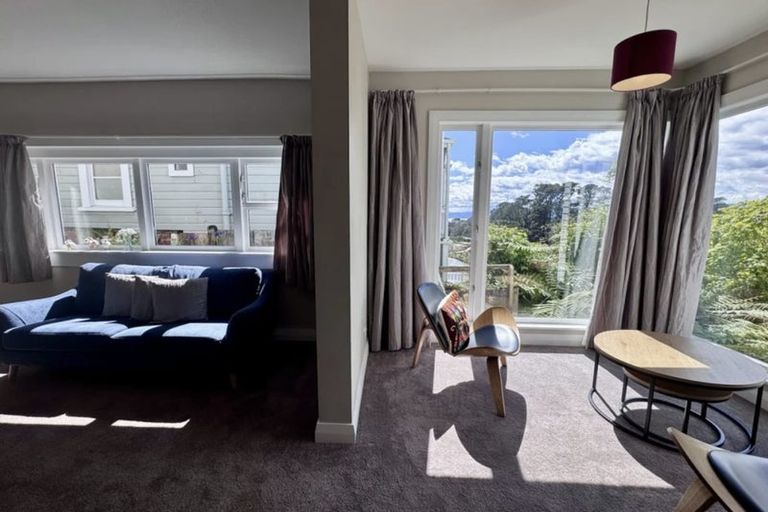 Photo of property in 40 Garden Road, Northland, Wellington, 6012