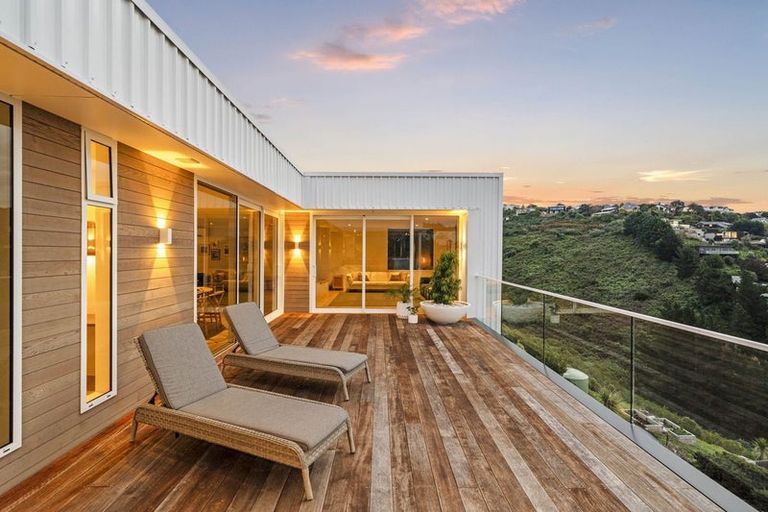 Photo of property in 13 Saint Remy Lane, Redcliffs, Christchurch, 8081