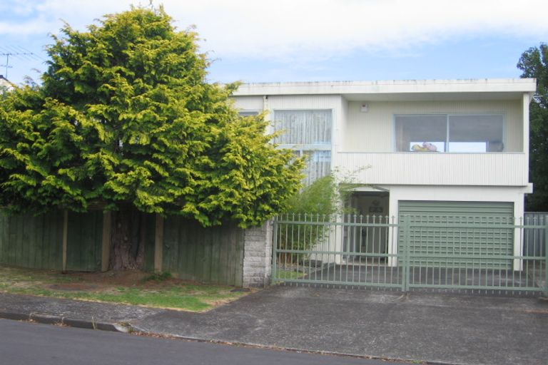 Photo of property in 14 Mcbreen Avenue, Northcote, Auckland, 0627