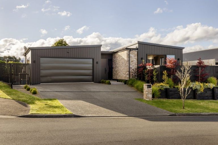 Photo of property in 1 Kiritiana Close, Pyes Pa, Tauranga, 3112