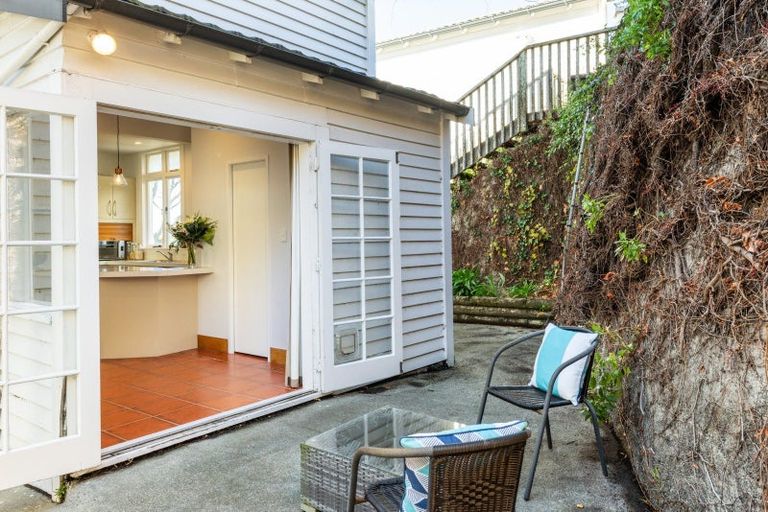 Photo of property in 23 Fitzroy Road, Bluff Hill, Napier, 4110