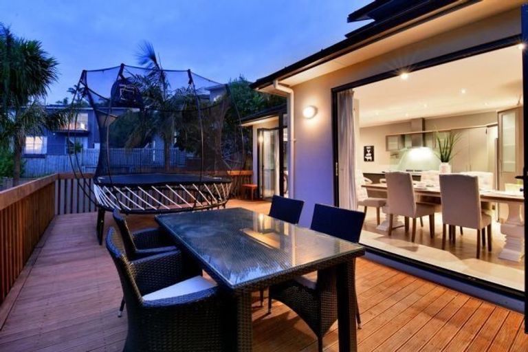 Photo of property in 5 Hornbill Drive, Fairview Heights, Auckland, 0632