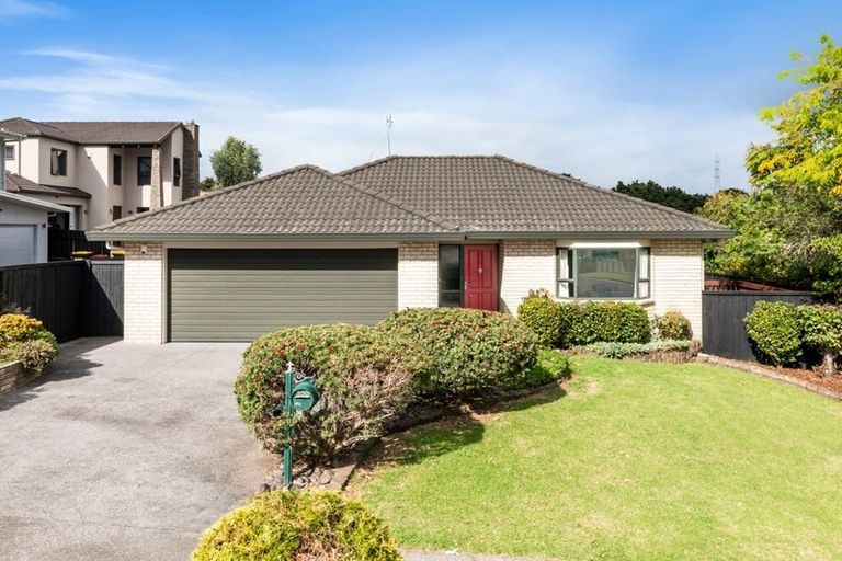 Photo of property in 320 Hill Road, The Gardens, Auckland, 2105