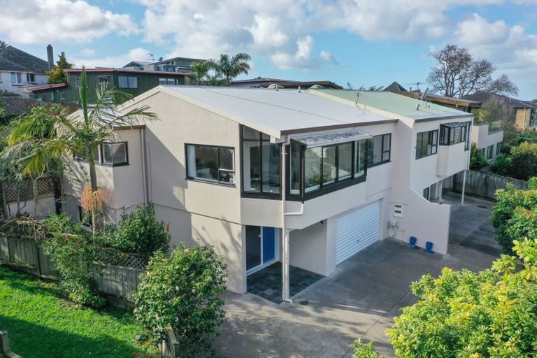 Photo of property in 4/8 City View Terrace, Birkenhead, Auckland, 0626