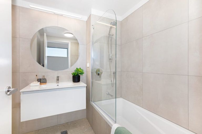 Photo of property in 149u1 Onepu Road, Lyall Bay, Wellington, 6022