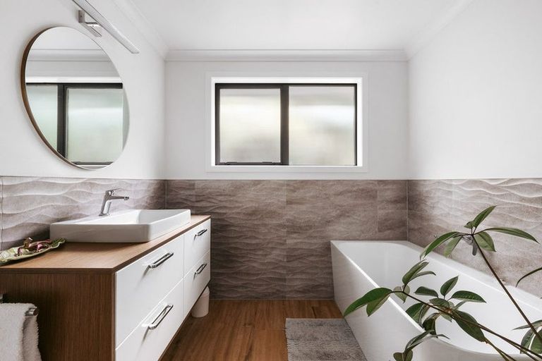 Photo of property in 18 Moira Close, Welcome Bay, Tauranga, 3175