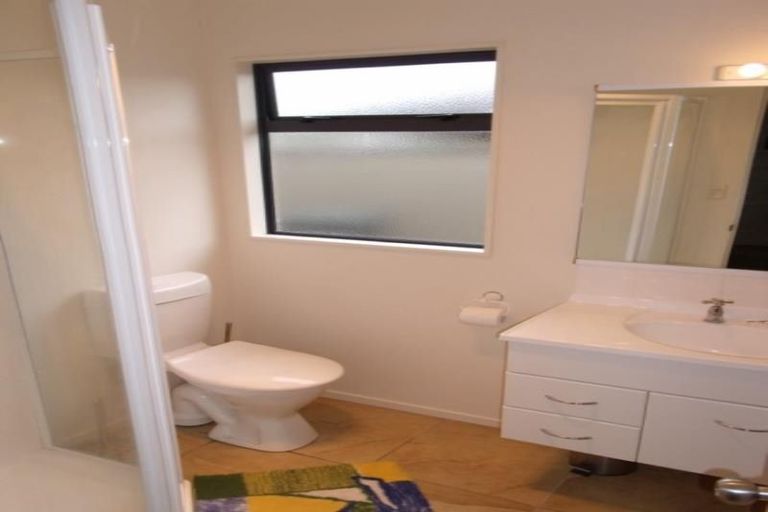 Photo of property in 16 Newbury Place, Taradale, Napier, 4112