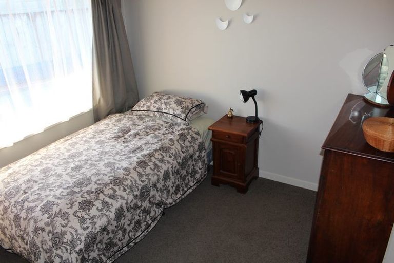 Photo of property in 12 Stewart Place, Melville, Hamilton, 3206