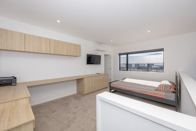 Photo of property in 2 Kotare Drive, Wanaka, 9305