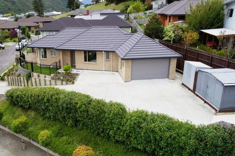 Photo of property in 2 Pukeko Place, Picton, 7220