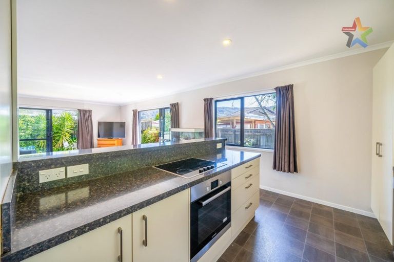 Photo of property in 1a Peel Place, Wainuiomata, Lower Hutt, 5014