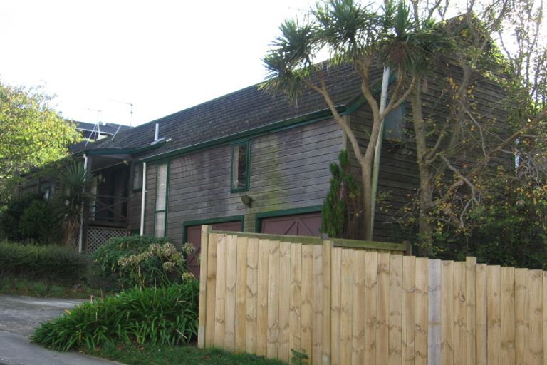 Photo of property in 28 Chisbury Street, Churton Park, Wellington, 6037